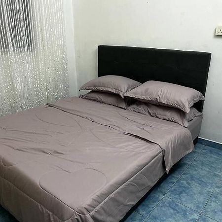Manjung Modern + Cozy Terrace Home Lumut Eksteriør bilde